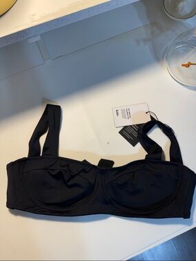 NWT knix Black Balcony Cup Bikini Top Swim Size Small